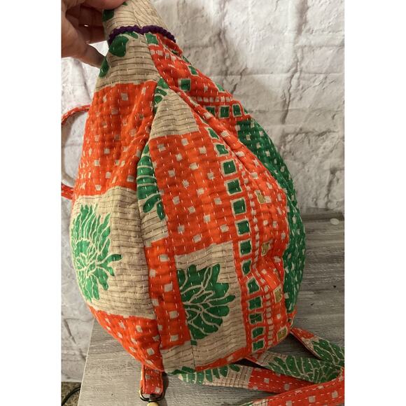 World Finds Hobo Large Bag Quilted, Stitched - Picture 9 of 12